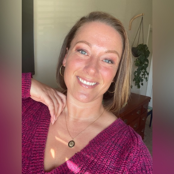 Meet The Posher, Alexandra! 💕 - Picture 1 of 3